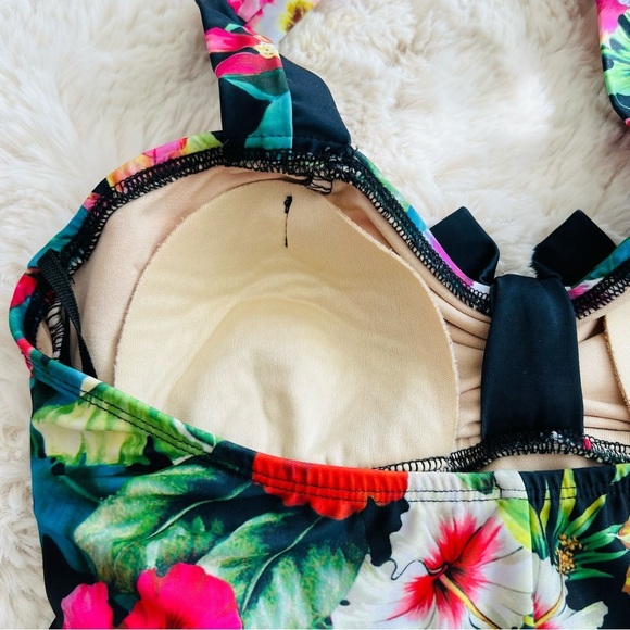 Sugar Doll floral retro pinup halter one piece swimsuit - Picture 8 of 13